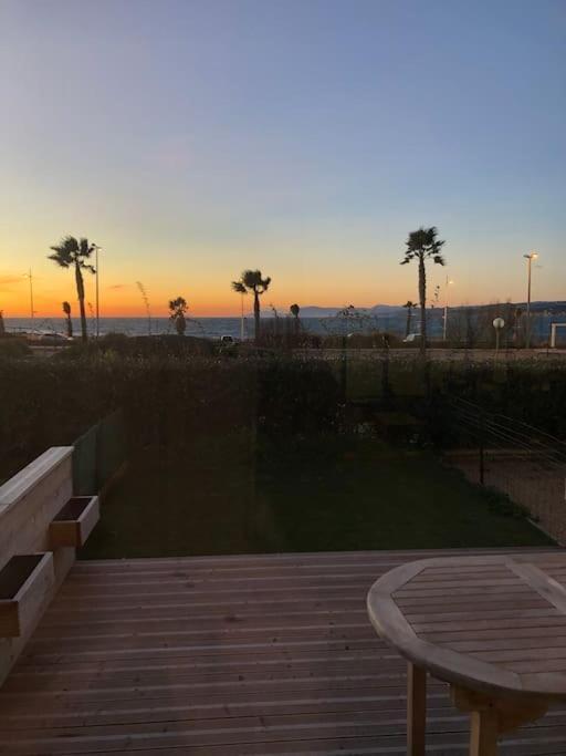 Apartamento Petite Endroit Splendide. Six-Fours-les-Plages Exterior foto